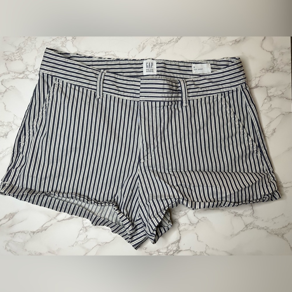 Striped shorts - Picture 1 of 4
